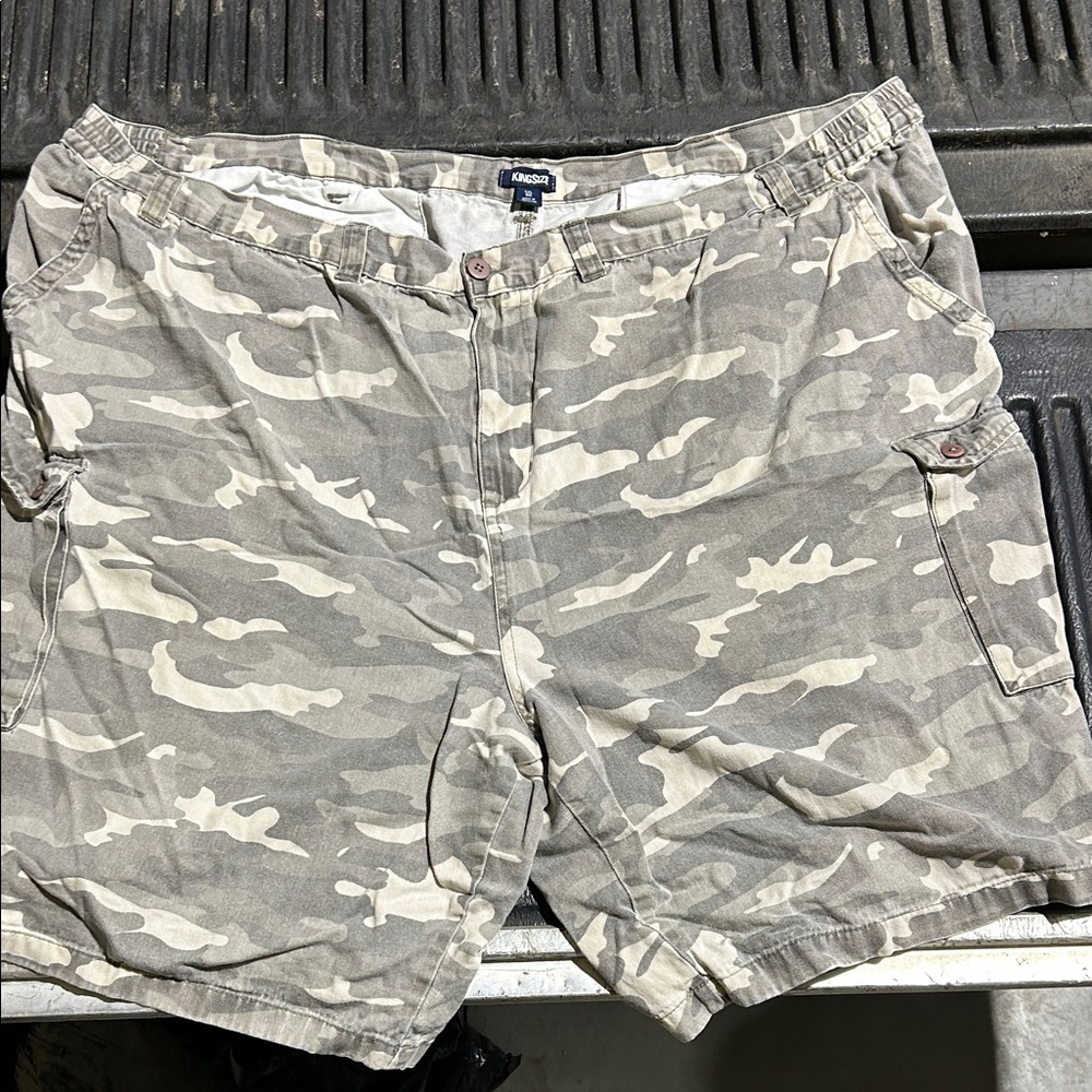 Rugged Camouflage Cargo Shorts for Men